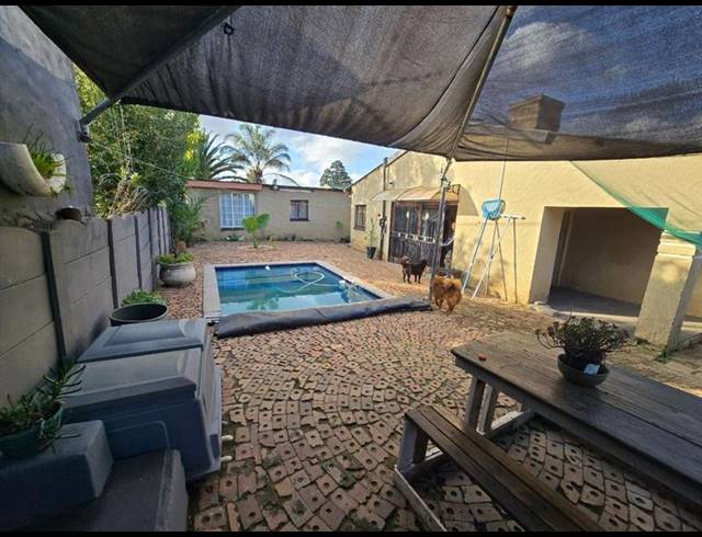 4 BEDROOM HOUSE FOR SALE IN KEMPTON PARK WEST